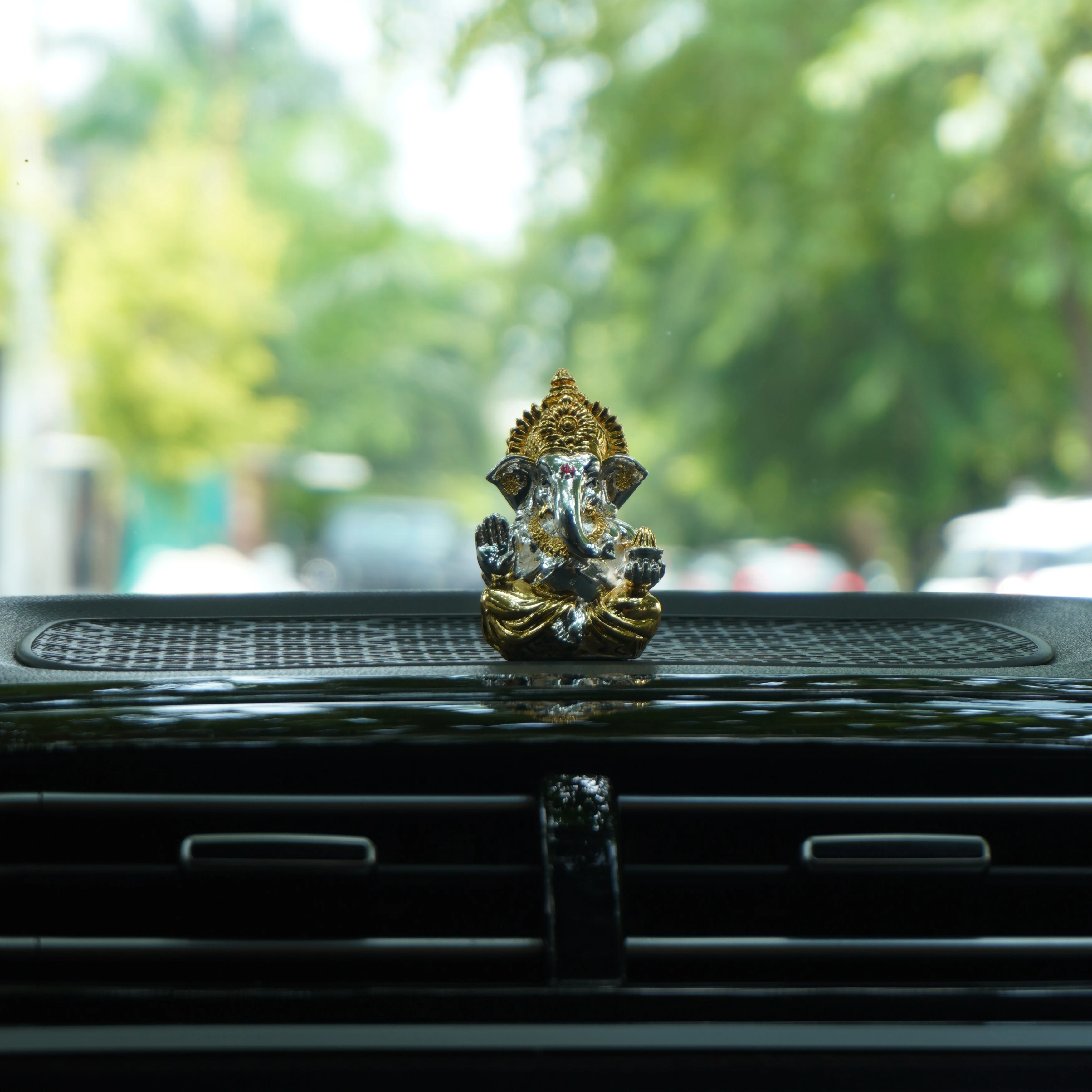 Ganesh  Idol – Silver Plated With Golden Mukut & Dhoti (2.8 X 1.7 Inch) Additional View-5